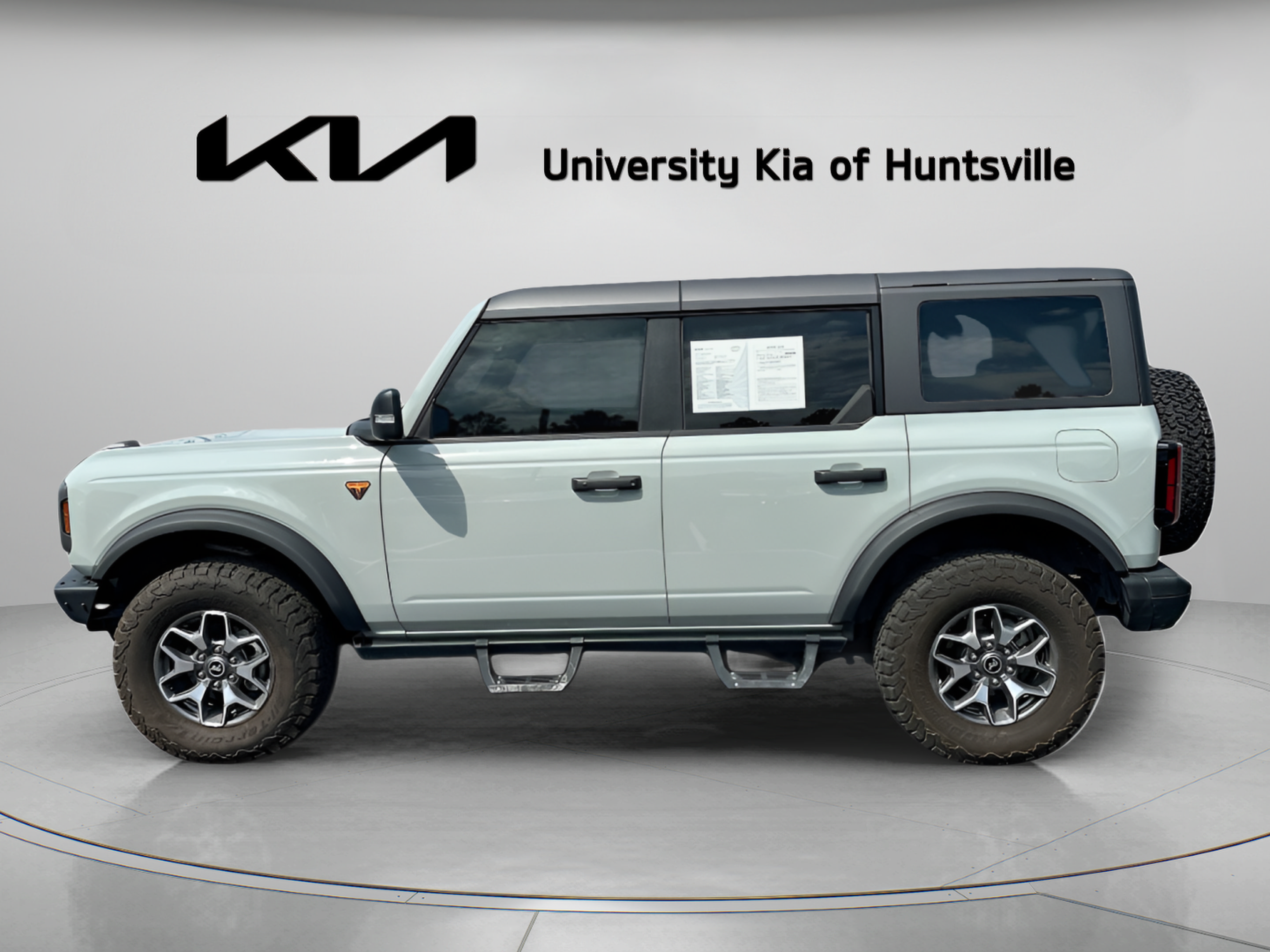 Used 2024 Ford Bronco Badlands AWD/4WD image 5