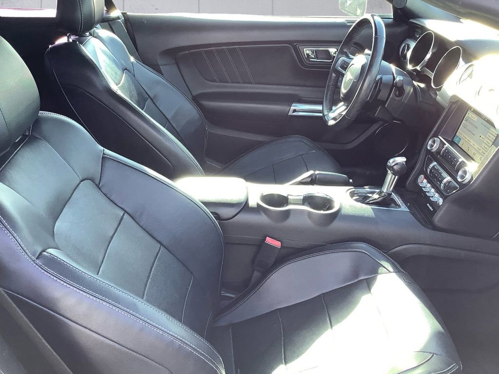 Used 2016 Ford Mustang Premium image 13