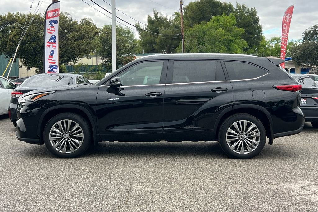 Used 2021 Toyota Highlander Platinum FWD image 6