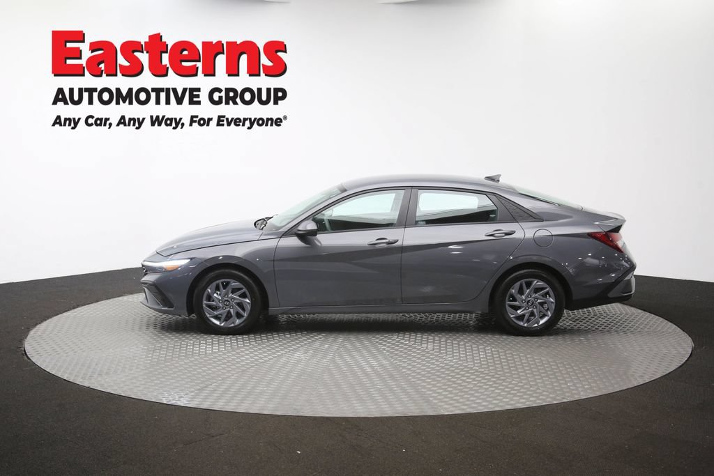 Used 2024 Hyundai Elantra SEL FWD image 58
