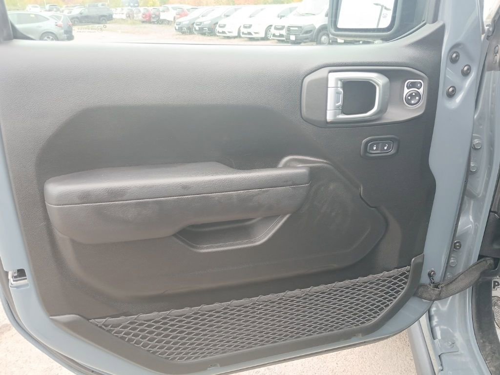 Used 2024 Jeep Wrangler Unlimited AWD/4WD image 22