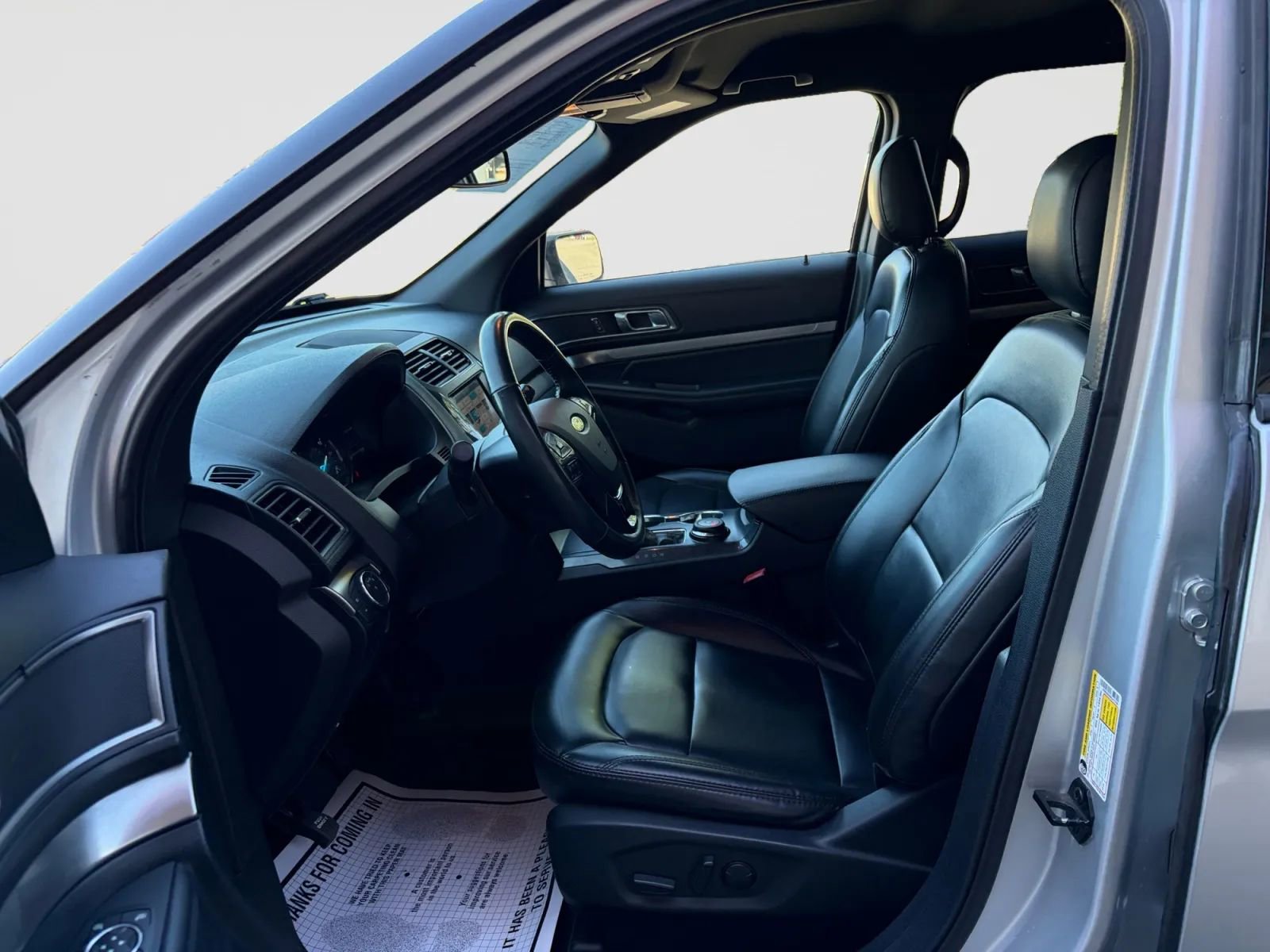 Used 2019 Ford Explorer XLT w/ Equipment Group 202A AWD/4WD image 12