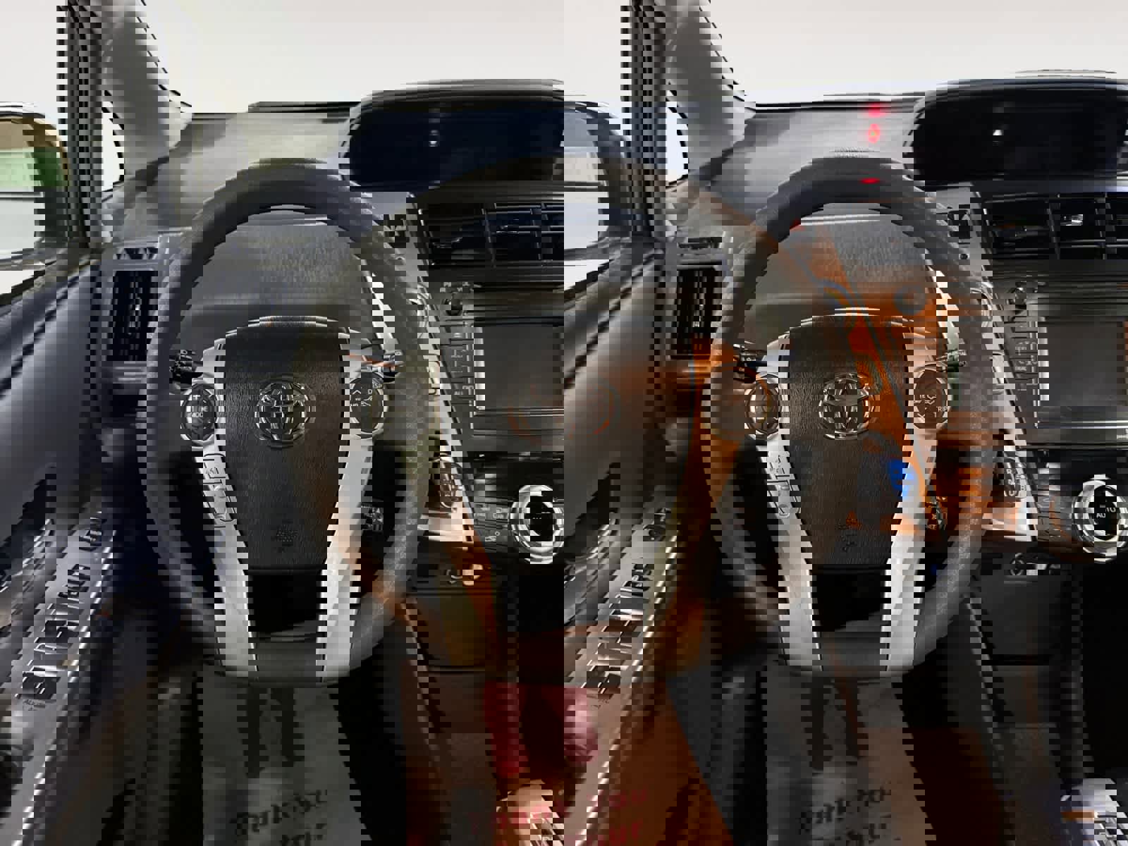 Used 2014 Toyota Prius V Three image 16