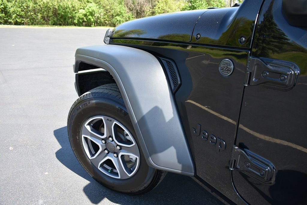 Used 2023 Jeep Wrangler Unlimited Sport AWD/4WD image 32
