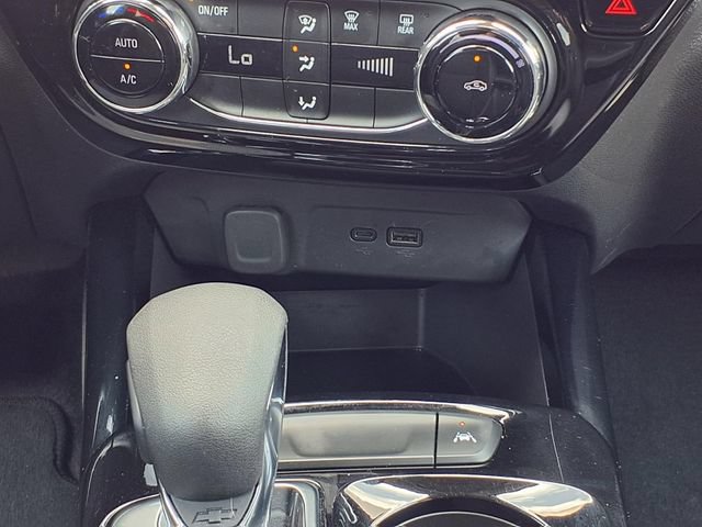 Certified 2025 Chevrolet Trax LT FWD image 12