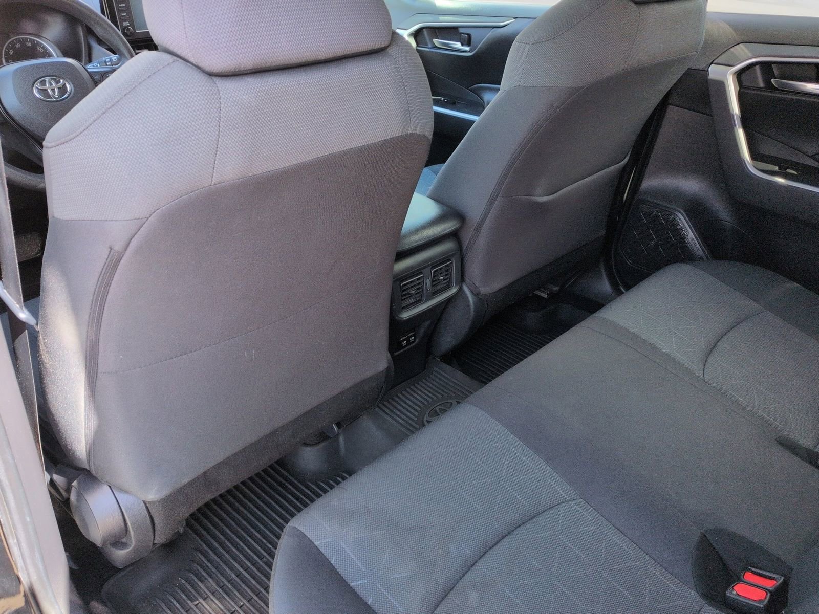 Used 2019 Toyota RAV4 XLE image 20