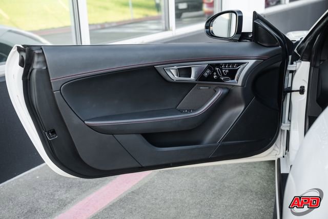 Used 2016 Jaguar F-TYPE R image 64