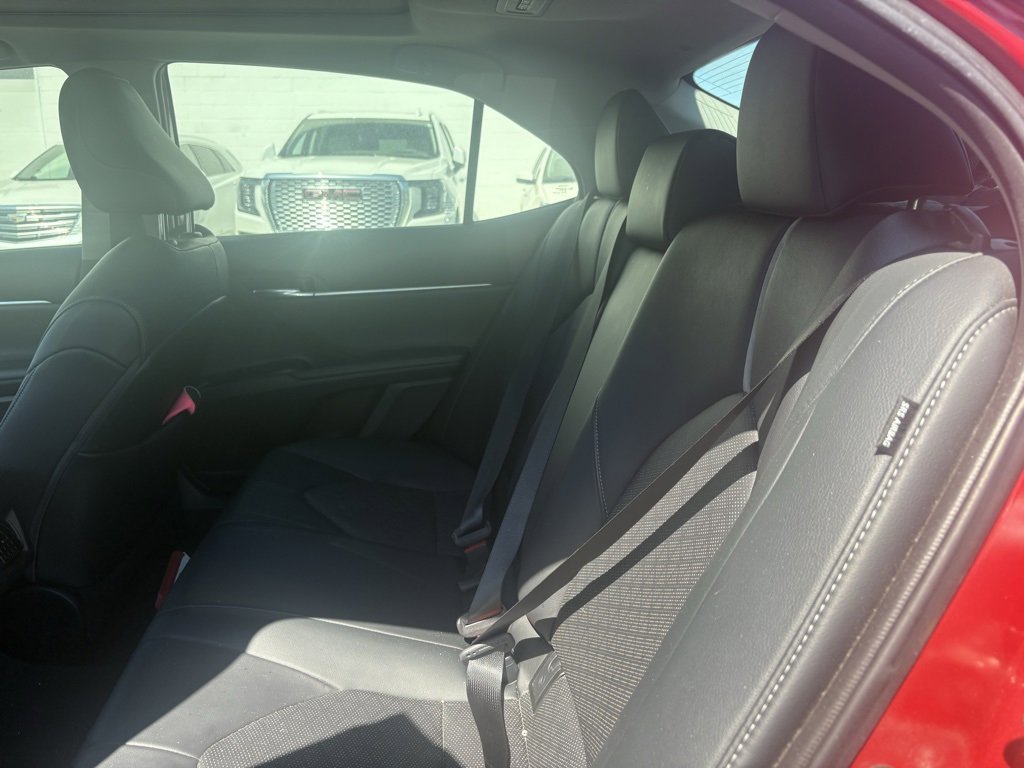 Used 2020 Toyota Camry XSE image 10