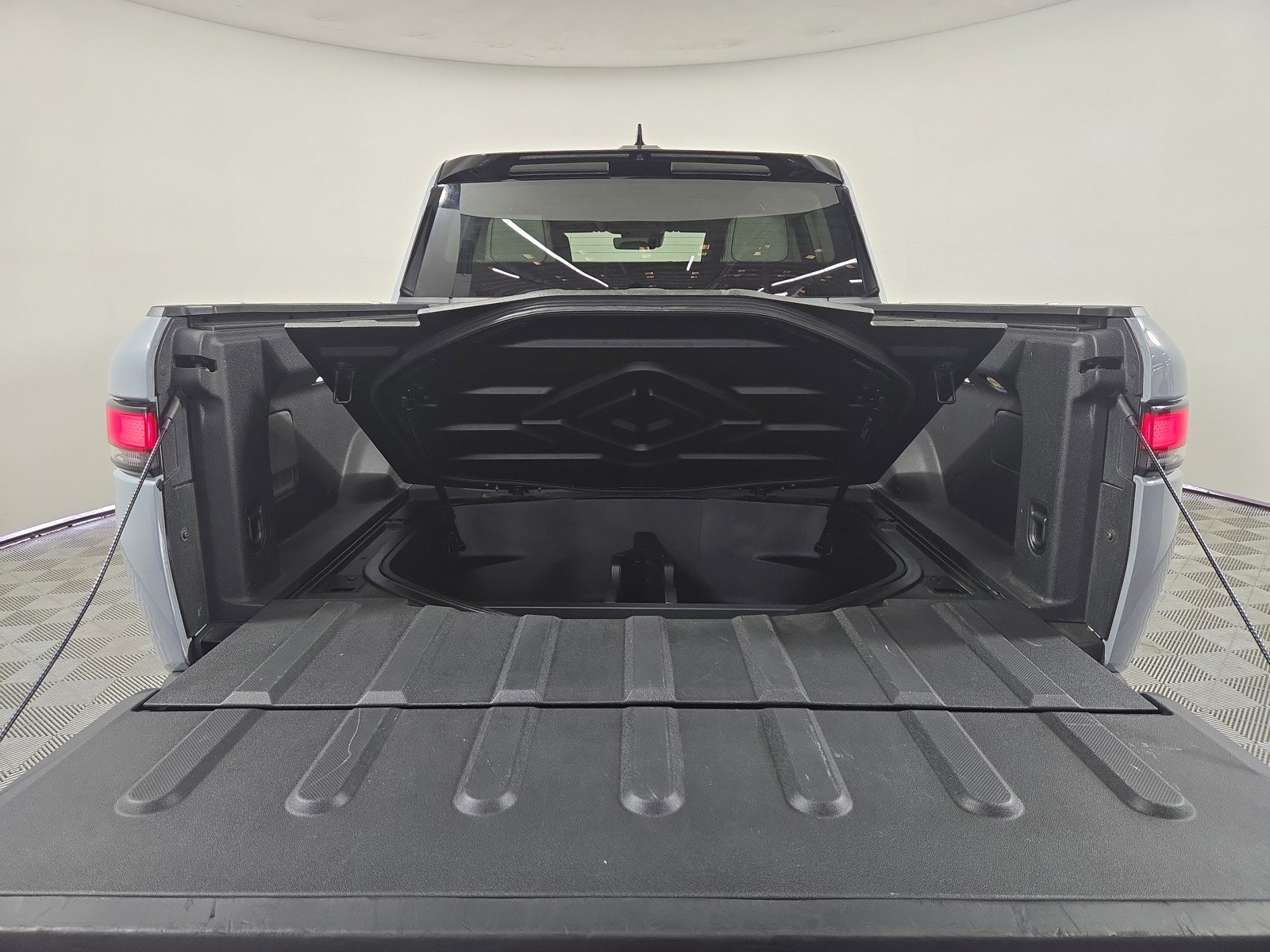 Used 2023 Rivian R1T Adventure AWD/4WD image 15