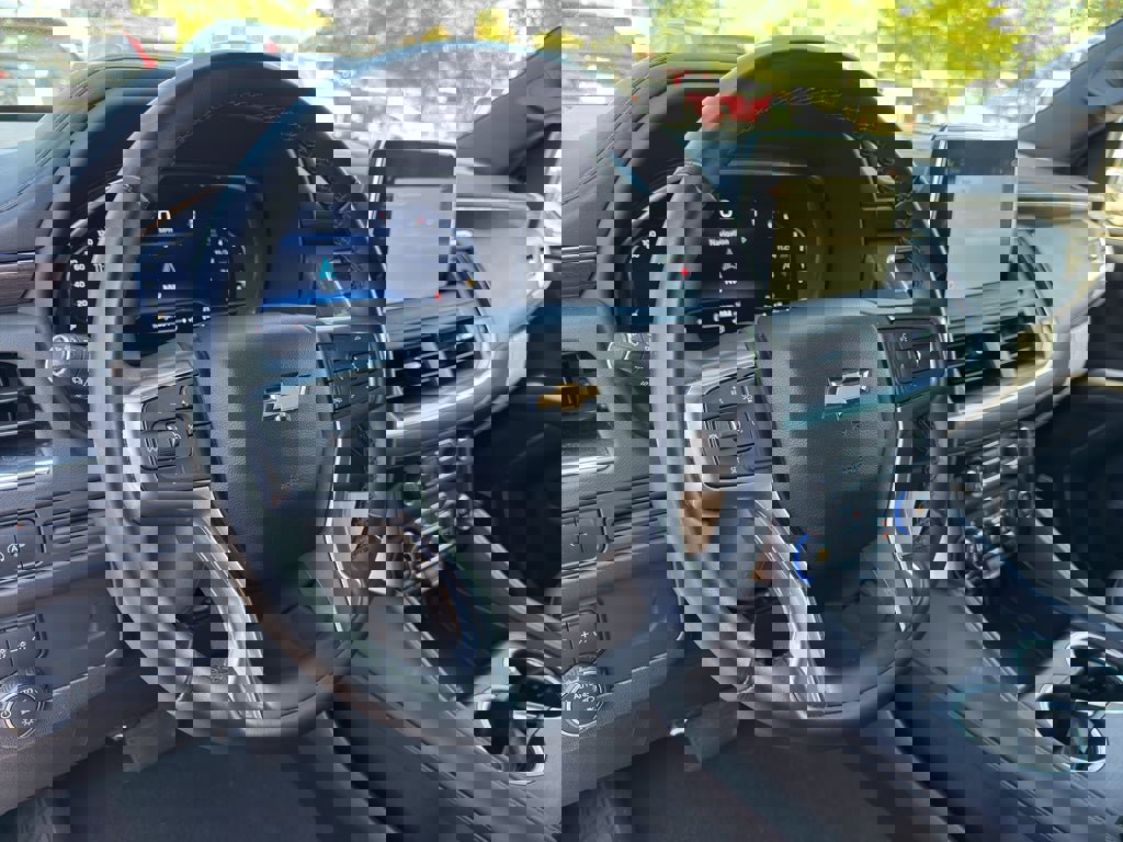 Used 2024 Chevrolet Suburban LT image 37