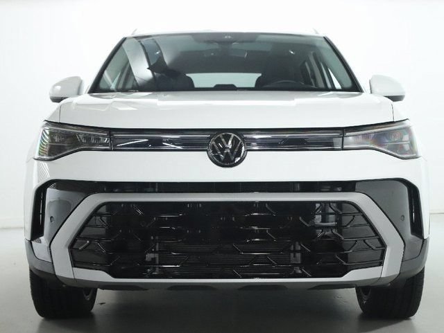 Certified 2025 Volkswagen Taos SEL AWD/4WD image 5
