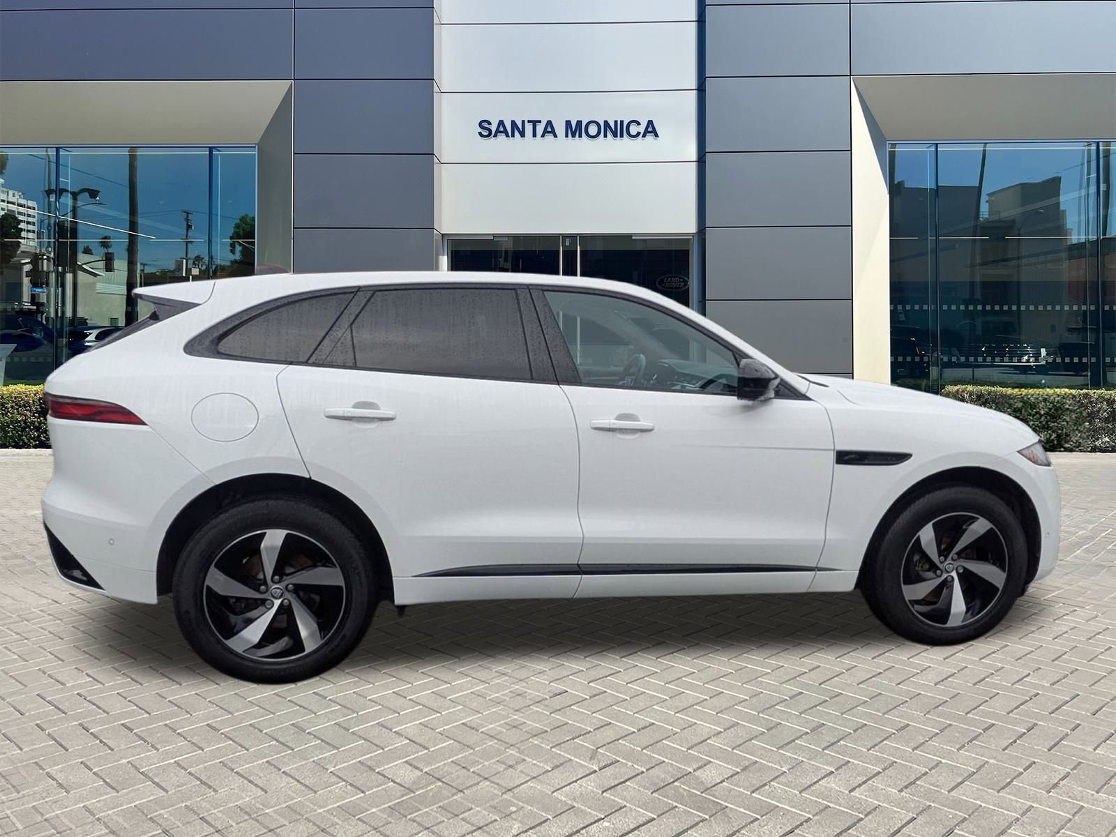 Used 2024 Jaguar F-PACE R-Dynamic S image 5