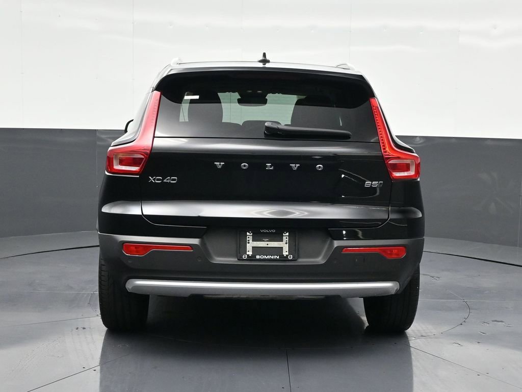 Certified 2023 Volvo XC40 B5 Ultimate w/ Protection Package image 5