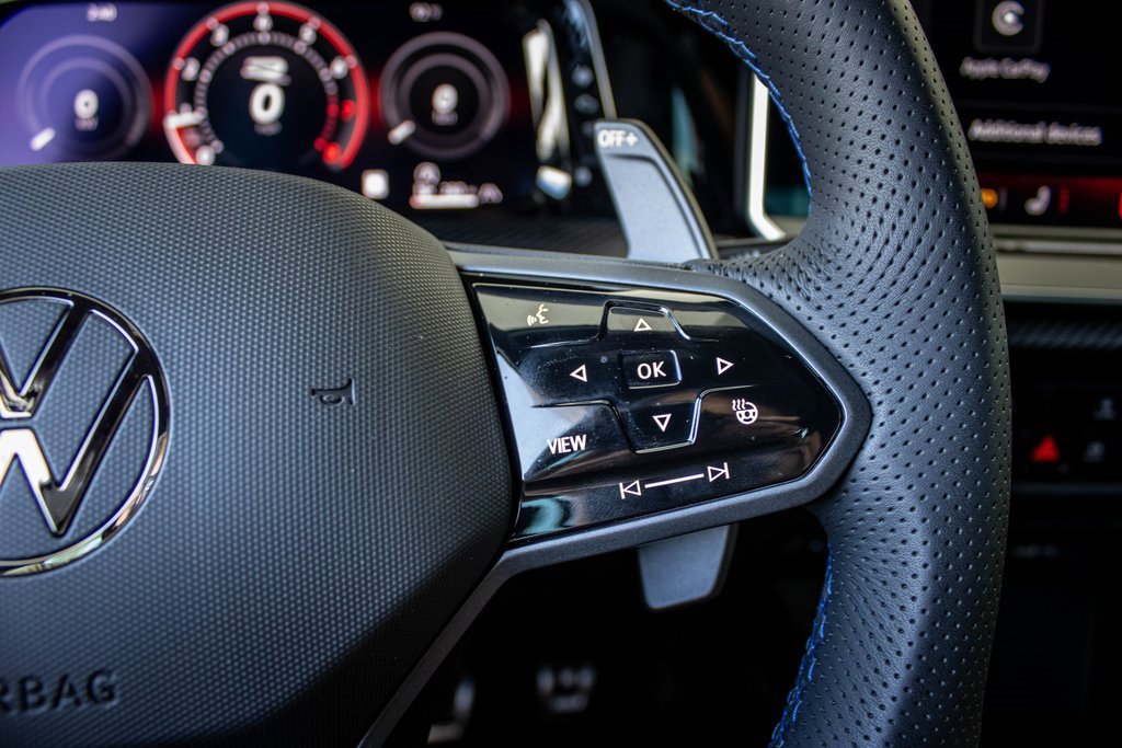 Used 2025 Volkswagen Golf R Black Edition image 35