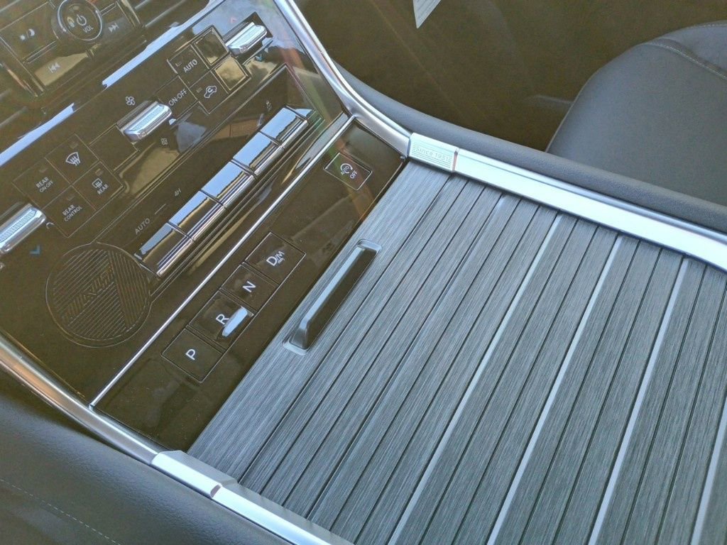 New 2025 Nissan Armada SV image 25