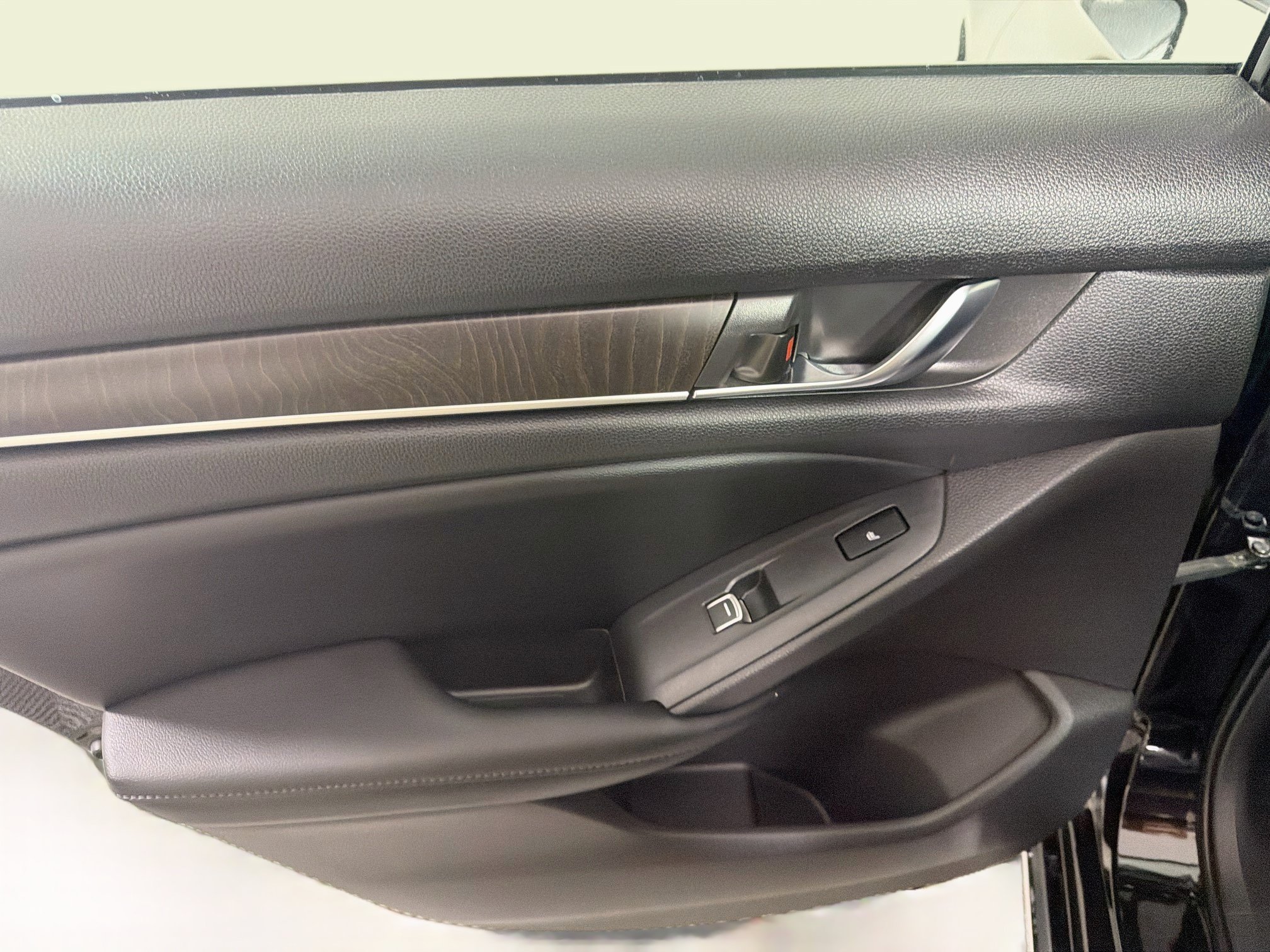Used 2018 Honda Accord Touring image 26