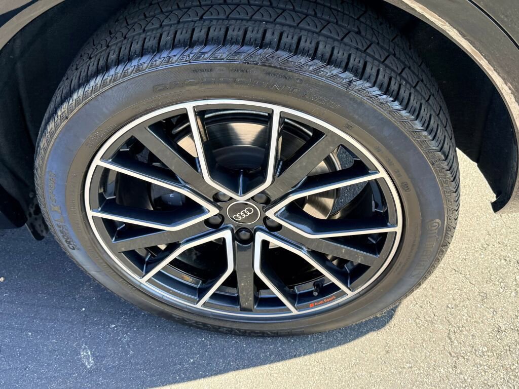 Used 2024 Audi SQ5 Prestige image 9