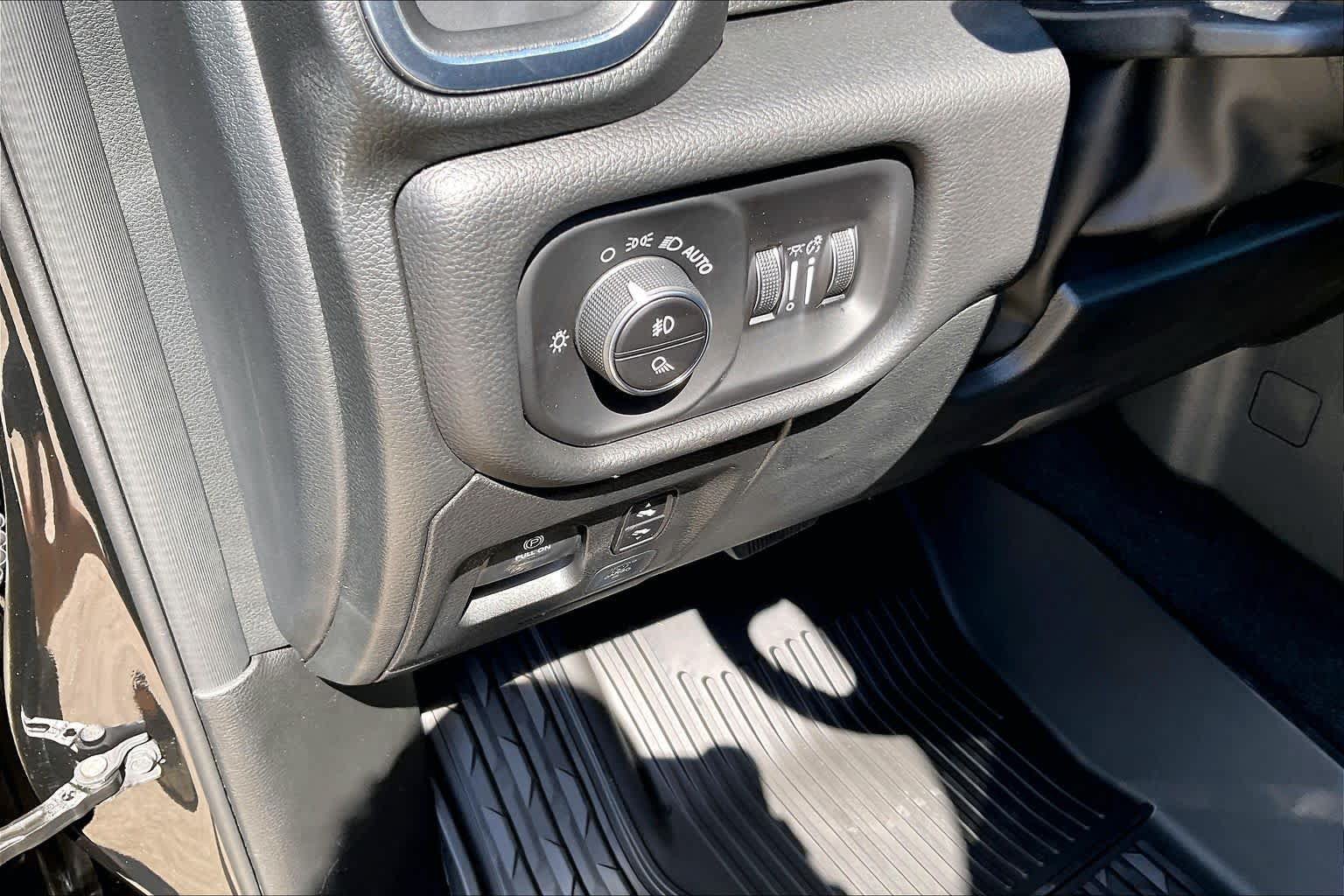 New 2027 RAM 1500 Laramie w/ Bed Utility Group AWD/4WD image 18