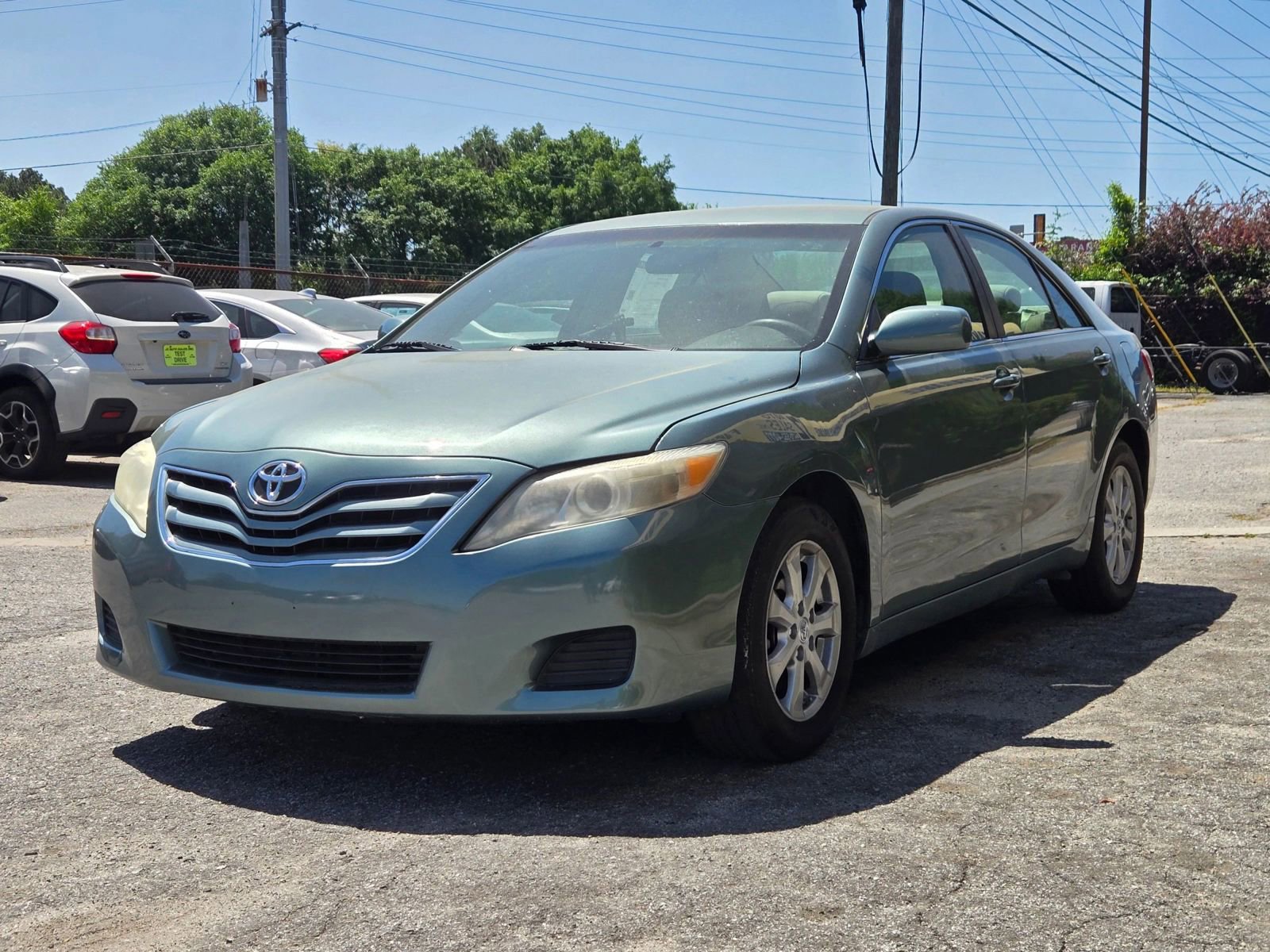 Used 2011 Toyota Camry LE image 2