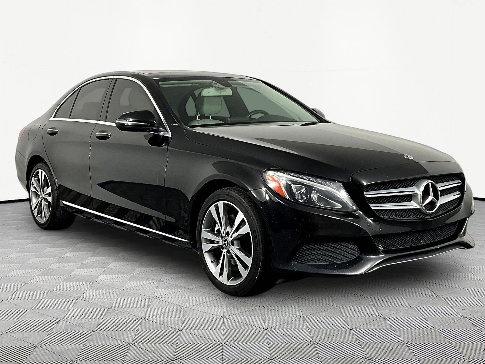 Used 2018 Mercedes-Benz C 300 4MATIC Sedan image 3