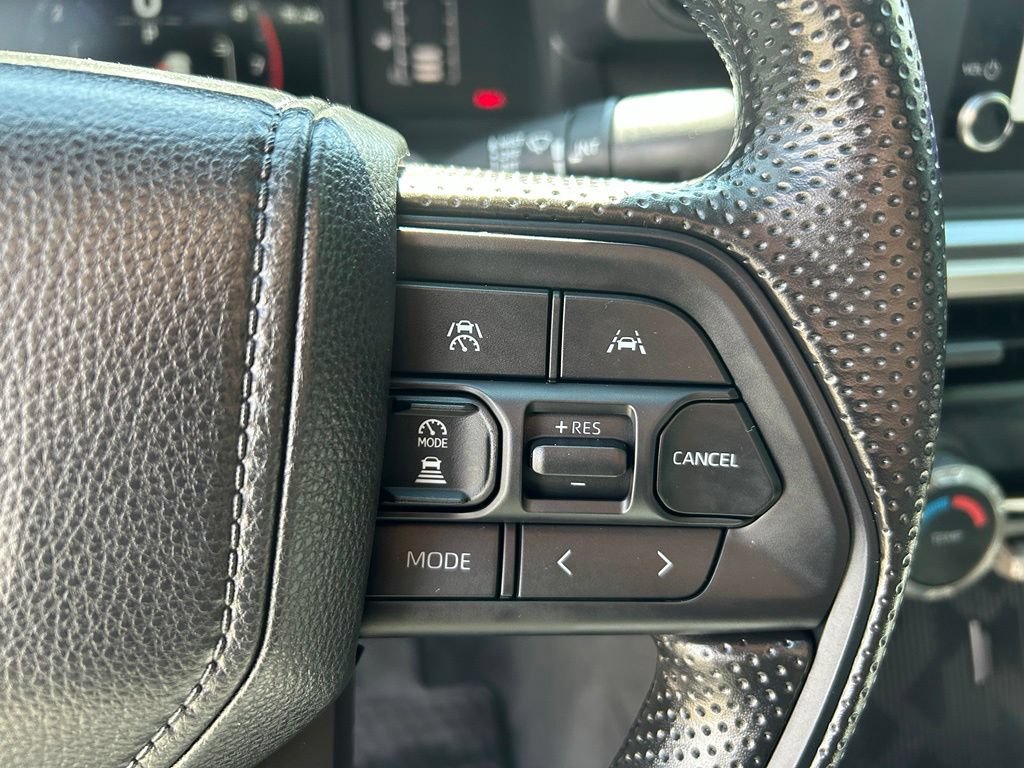 Used 2025 Toyota Tacoma SR5 AWD/4WD image 13