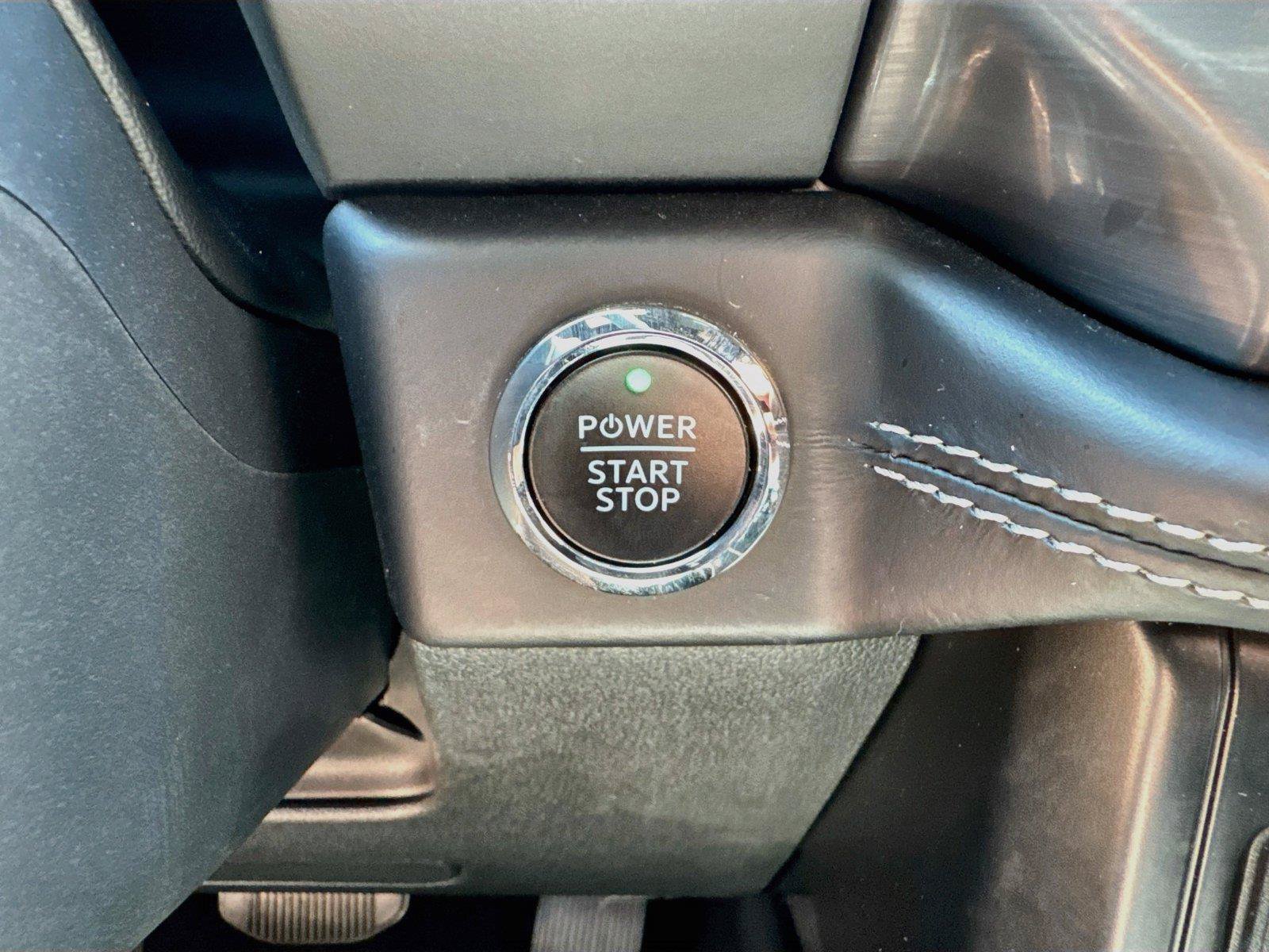 Used 2023 Ford F150 Lightning Platinum AWD/4WD image 19