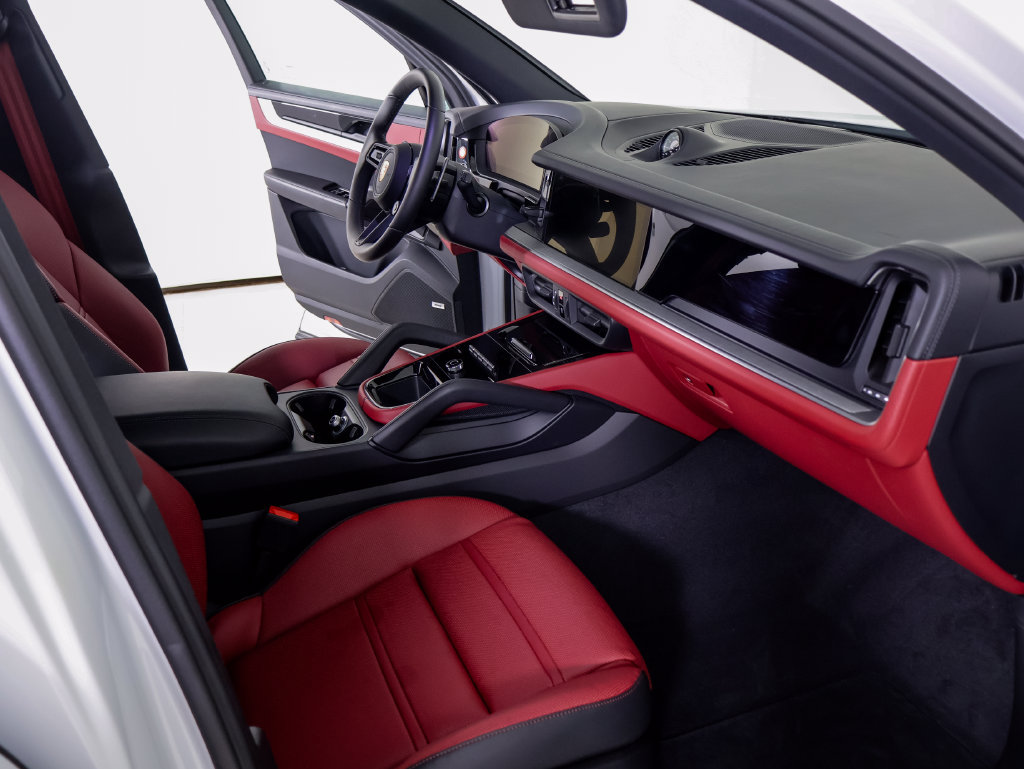 Certified 2026 Porsche Cayenne S w/ Premium Package Plus AWD/4WD image 9