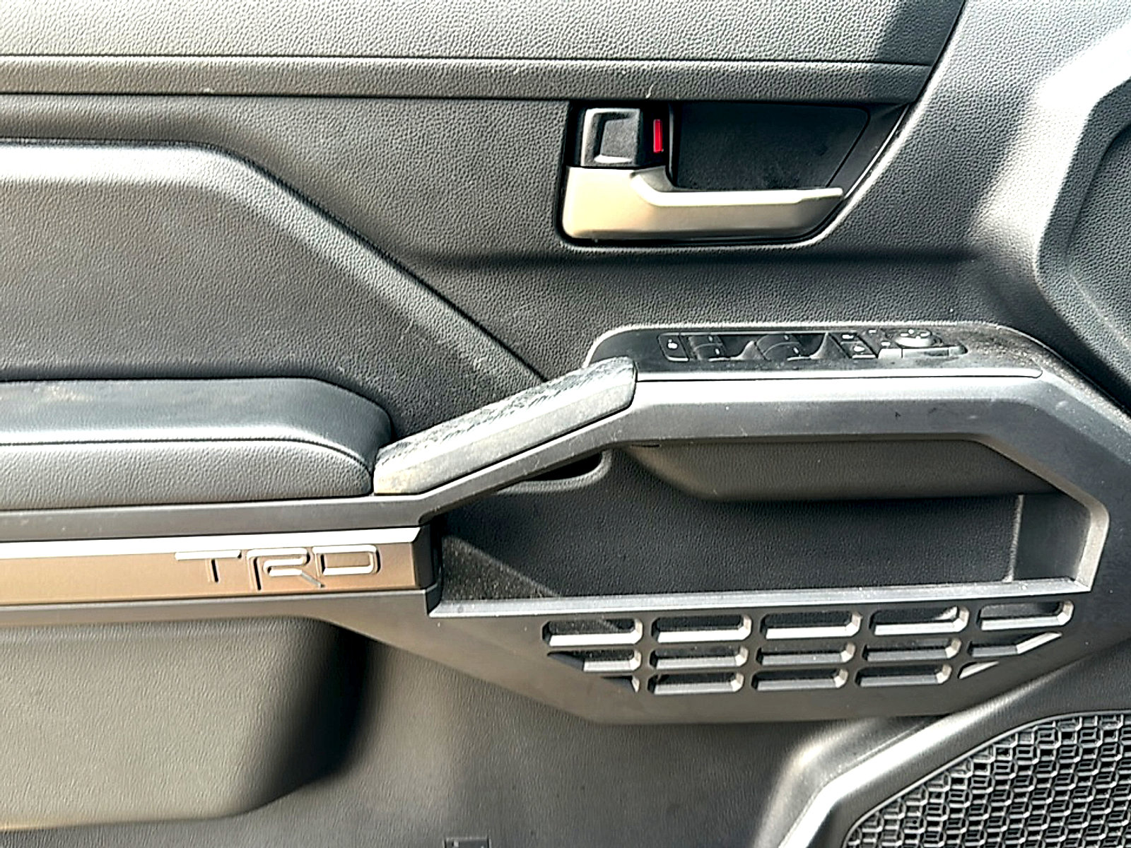 Used 2024 Toyota Tacoma TRD Sport RWD image 9