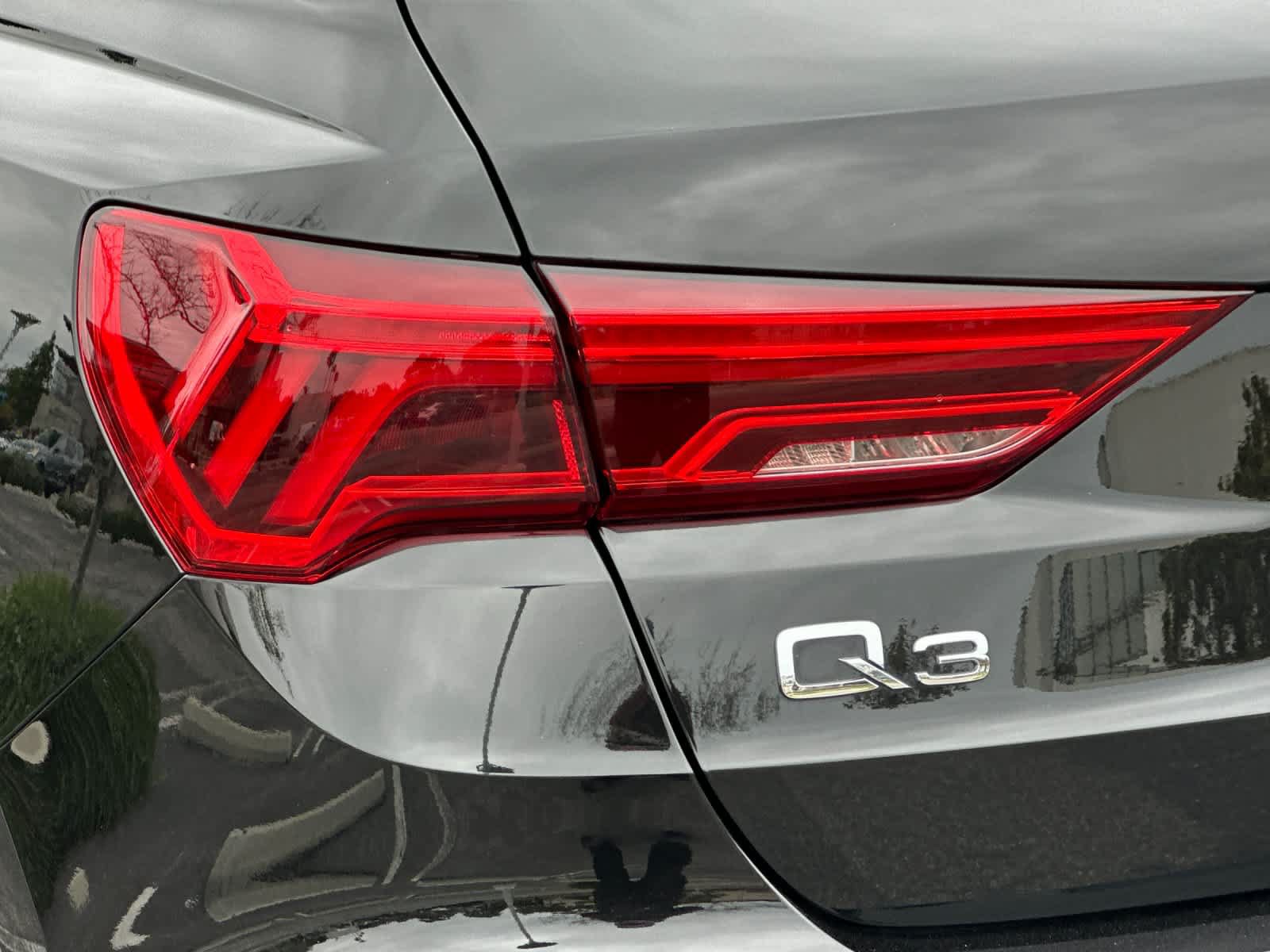 Used 2023 Audi Q3 2.0T Premium w/ Convenience Package AWD/4WD image 27