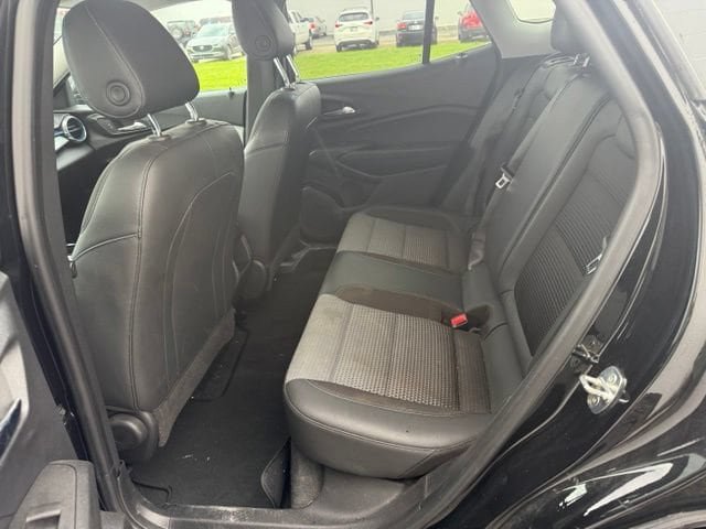 Used 2024 Chevrolet Trax LT w/ Driver Confidence Package FWD image 18