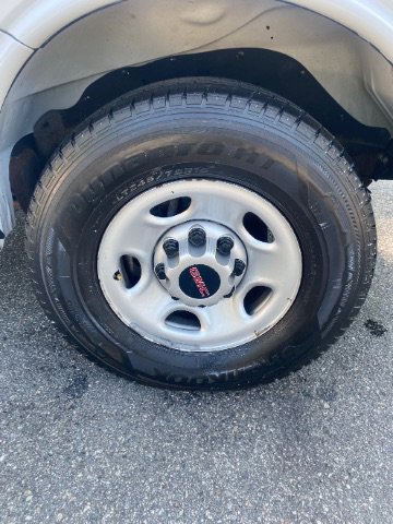 Used 2021 GMC Savana 2500 image 32