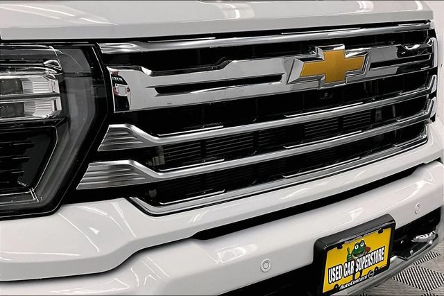 Used 2024 Chevrolet Silverado 3500 High Country w/ High Country Premium Package AWD/4WD image 36