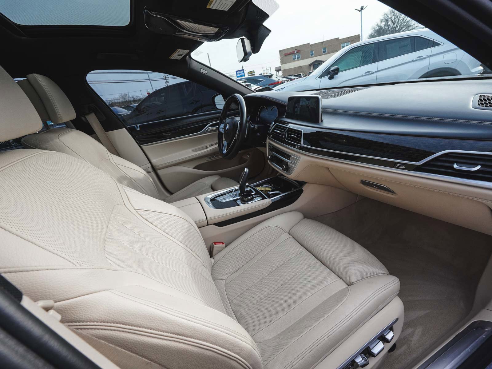 Used 2017 BMW 740i image 43