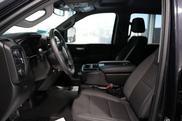 Used 2024 Chevrolet Silverado 2500 Custom w/ Custom Value Package image 13