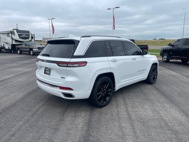 Used 2023 Jeep Grand Cherokee Overland AWD/4WD image 5