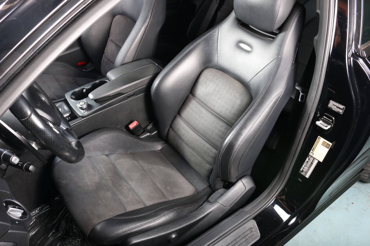 Used 2013 Mercedes-Benz C 63 AMG Coupe w/ Multimedia Pkg image 7
