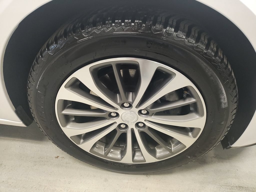 Used 2019 Buick LaCrosse Essence w/ Sun and Shade Package FWD image 4