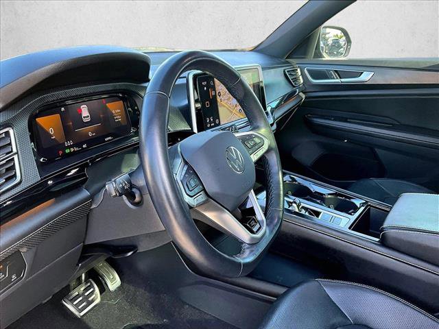 Used 2024 Volkswagen Atlas Cross Sport SEL R-Line AWD/4WD image 13
