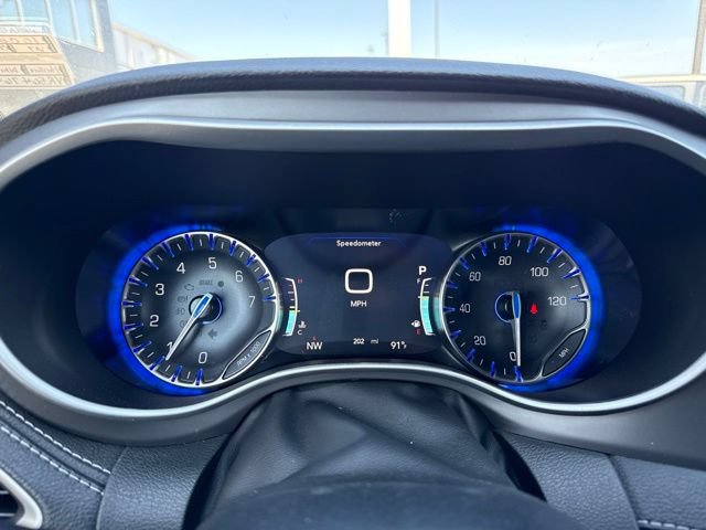 New 2027 Chrysler Pacifica Limited w/ Family Tech Group FWD image 18