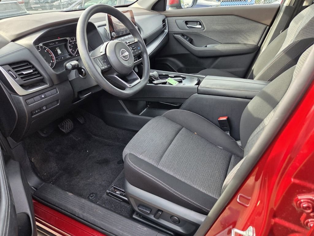 Used 2023 Nissan Rogue SV FWD image 5