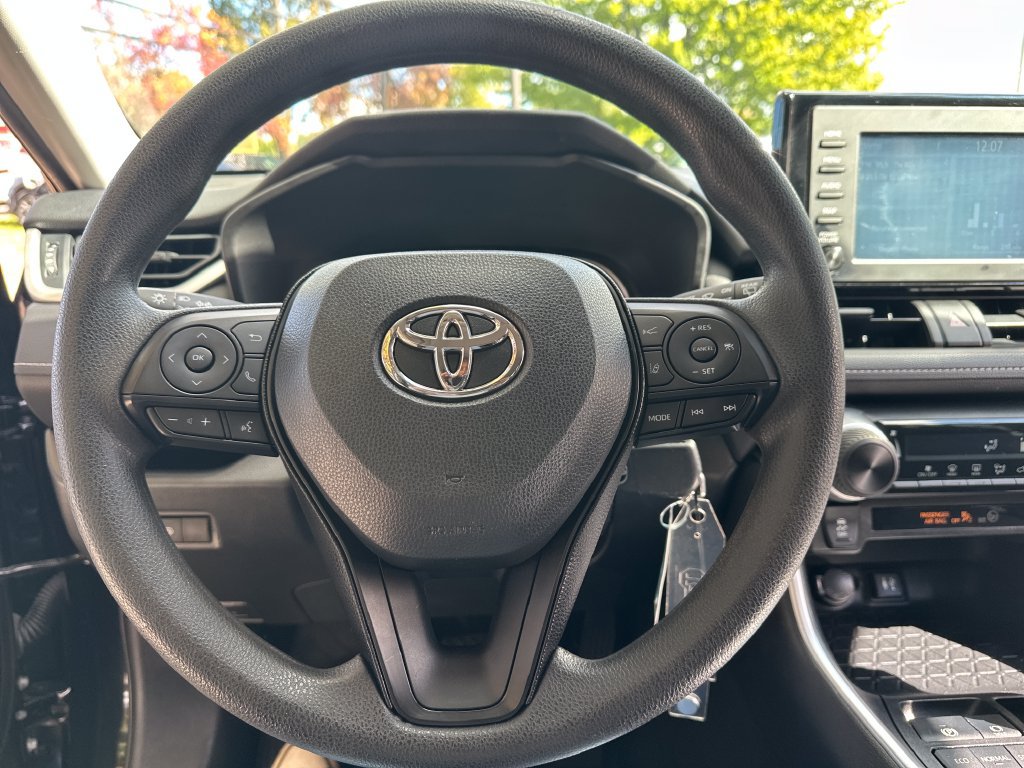 Used 2019 Toyota RAV4 LE AWD/4WD image 13