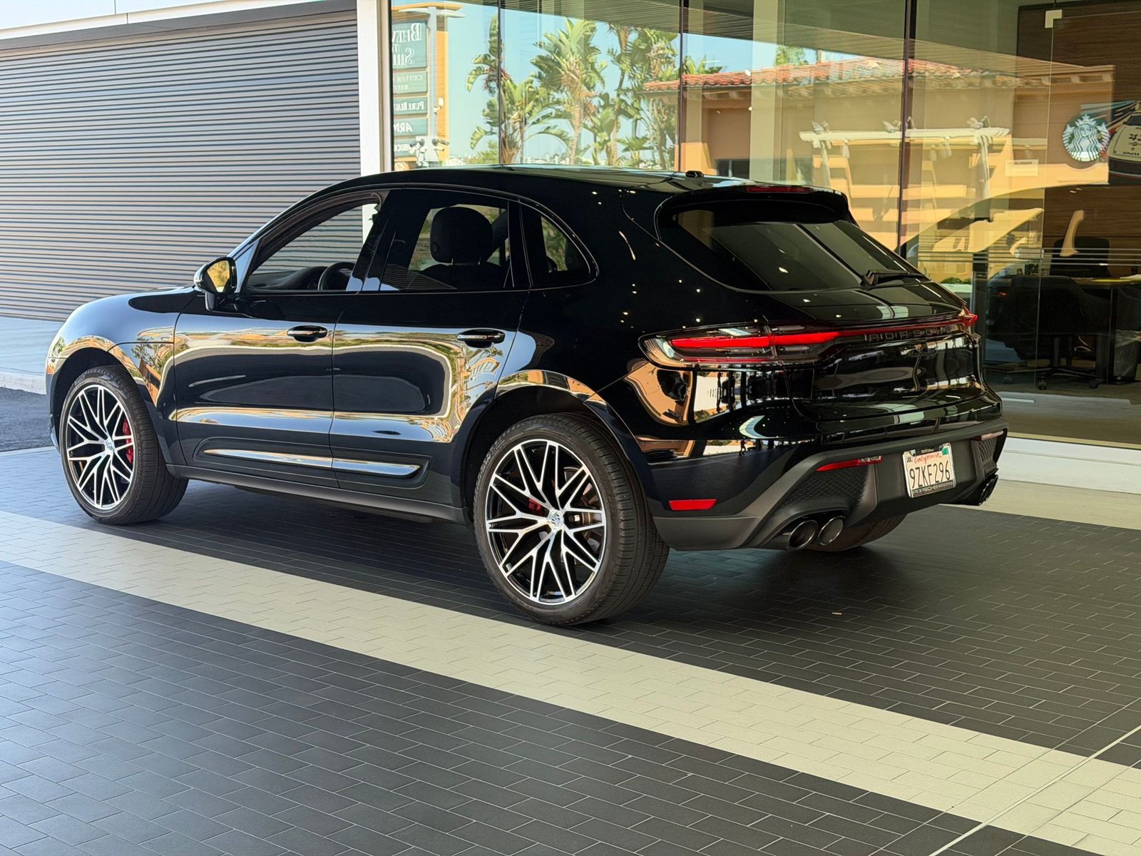 Certified 2025 Porsche Macan S AWD/4WD image 7