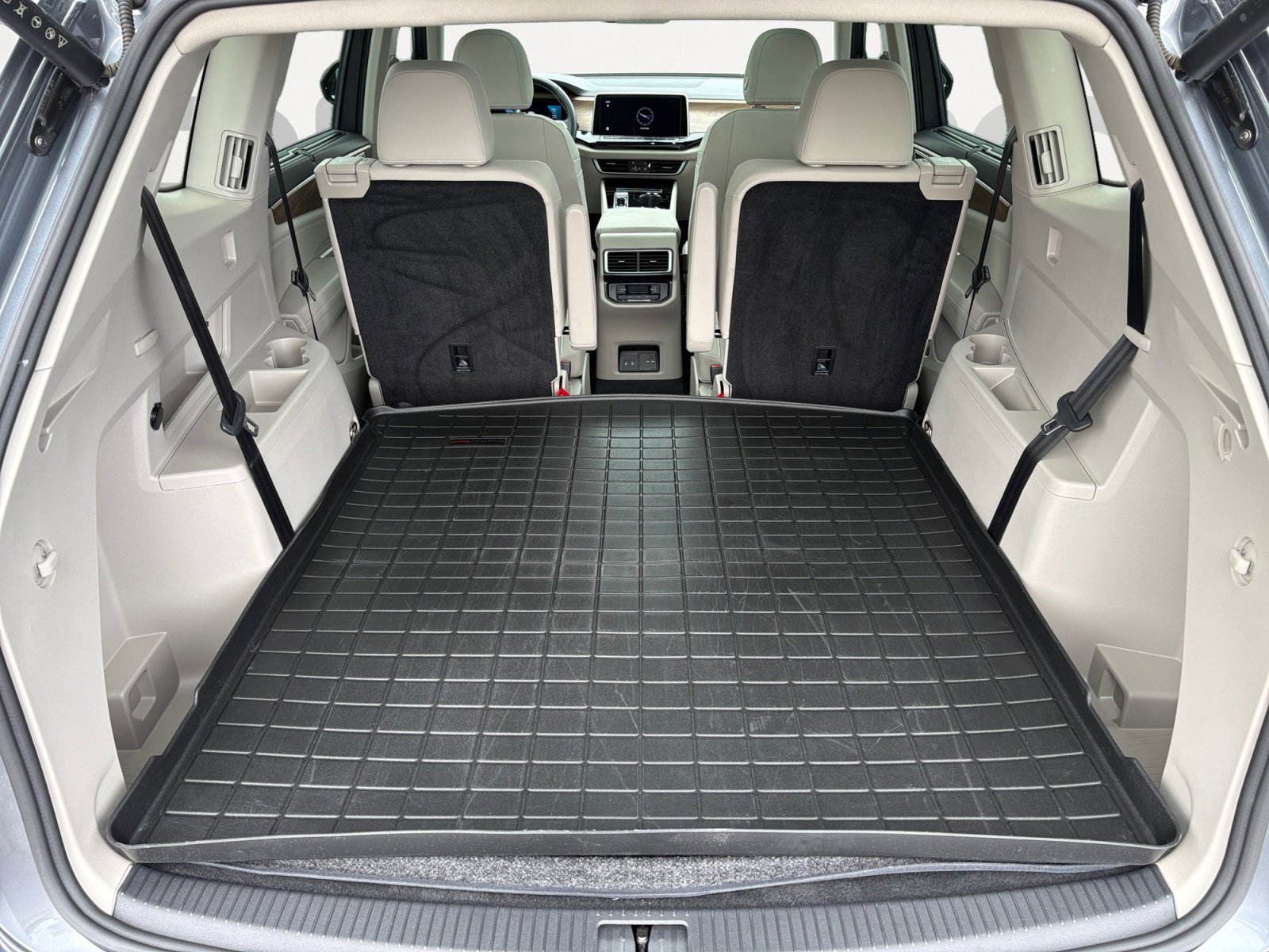 Certified 2025 Volkswagen Atlas SE FWD image 12