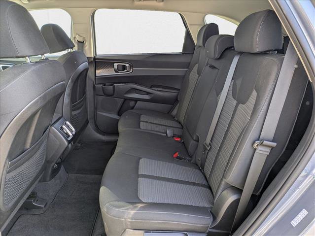 Used 2023 Kia Sorento LX image 17