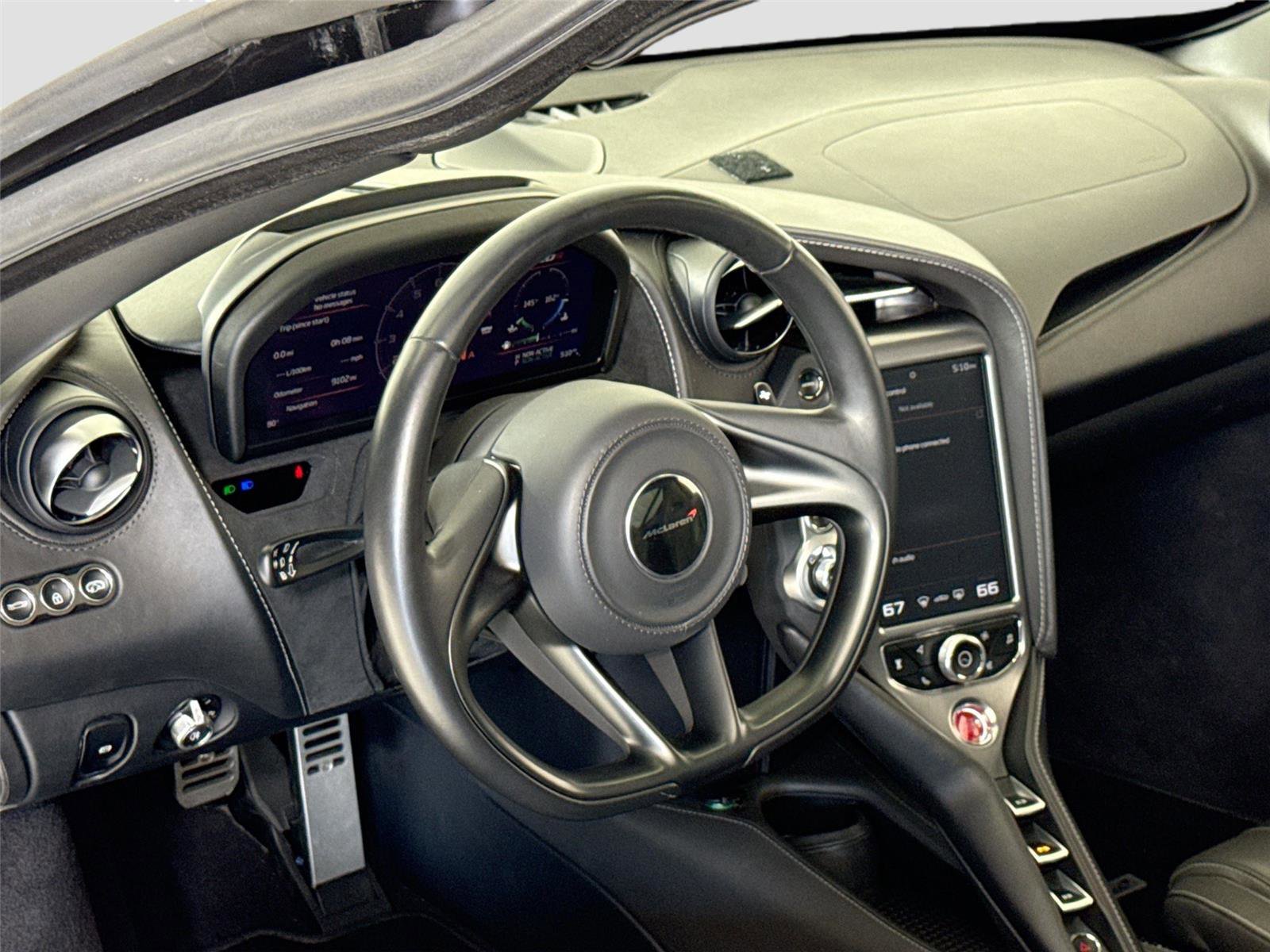 Used 2018 McLaren 720S image 15