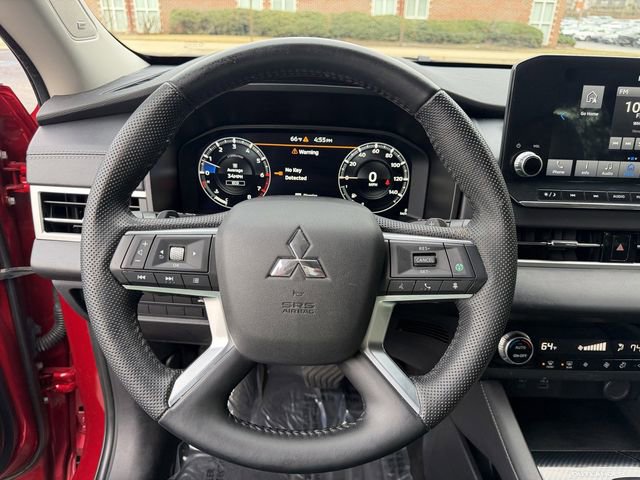 Used 2023 Mitsubishi Outlander SE image 14