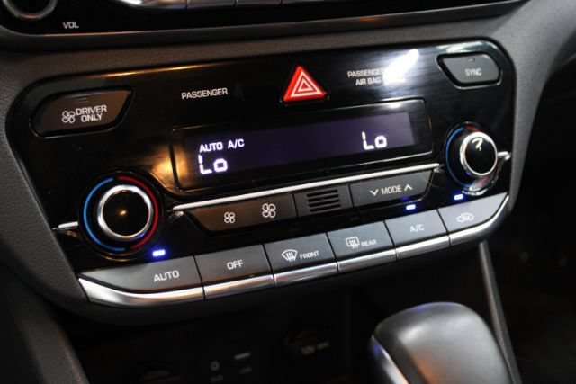 Used 2018 Hyundai Ioniq Plug-In Hybrid FWD image 20