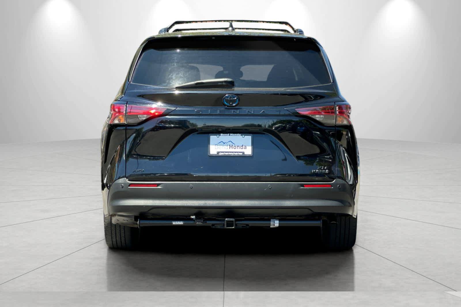 Used 2022 Toyota Sienna XLE Woodland Edition AWD/4WD image 7