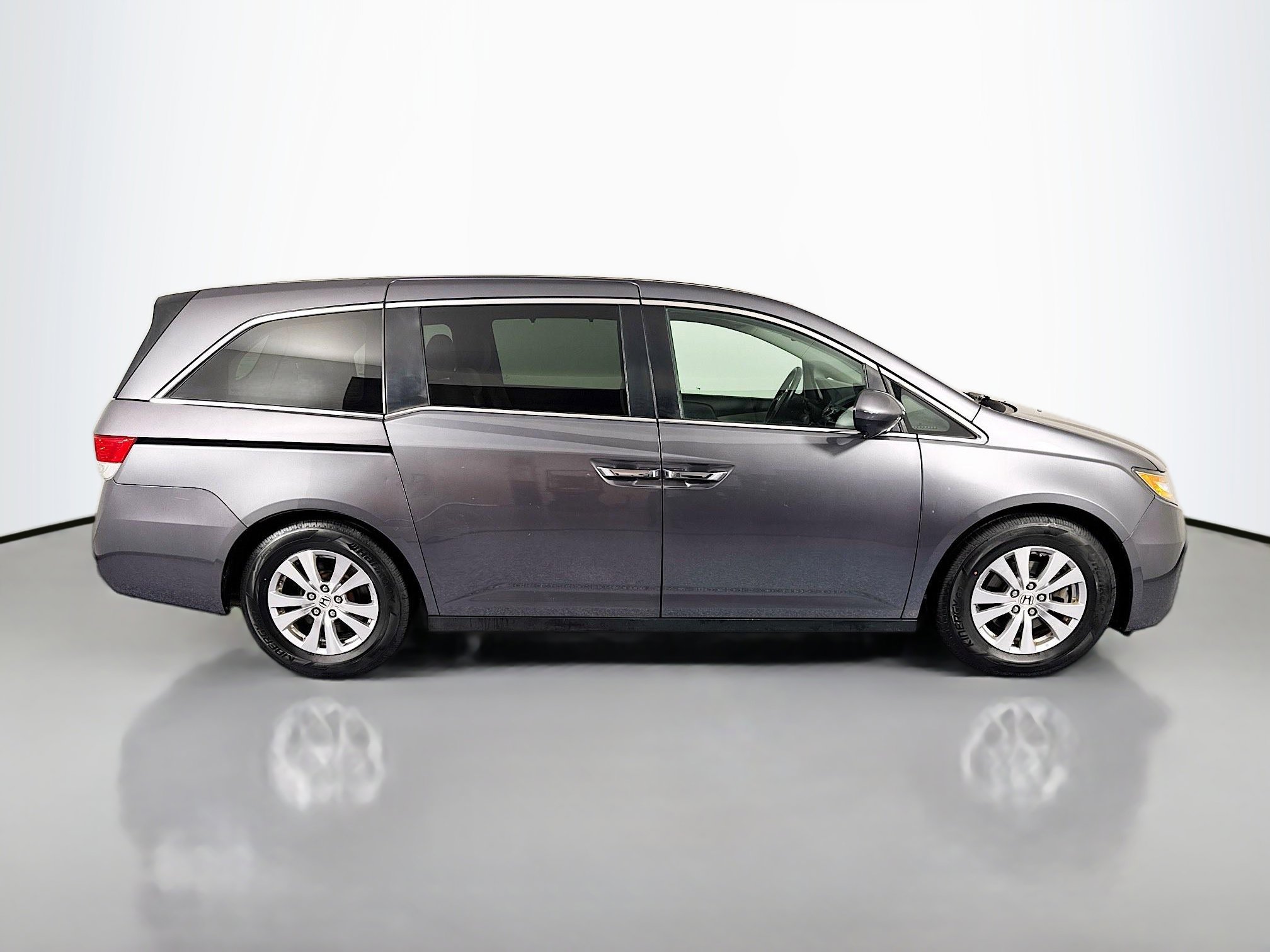 Used 2016 Honda Odyssey SE image 4