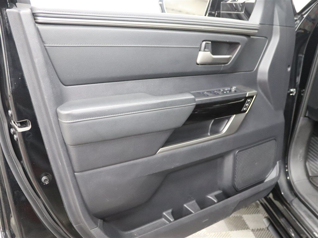 Used 2023 Toyota Tundra Limited AWD/4WD image 14